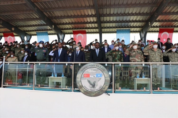 Somali T&uuml;rk G&ouml;rev Kuvveti'nde mezuniyet heyecanı yaşandı