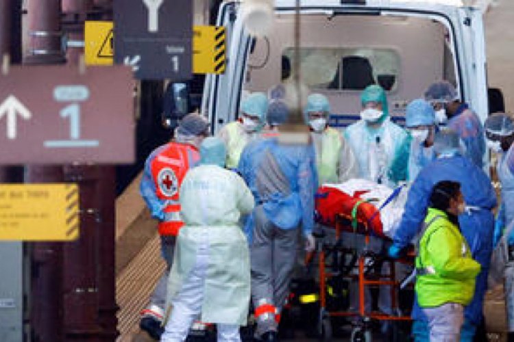 Fransa, T&uuml;rkiye de dahil 16 &uuml;lkeden gelecek yolculara Kovid-19 testini zorunlu kıldı