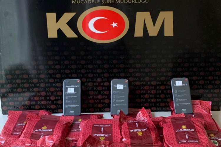 19 kilogram g&uuml;mr&uuml;k ka&ccedil;ağı nargile t&uuml;t&uuml;n&uuml; ele ge&ccedil;irdi