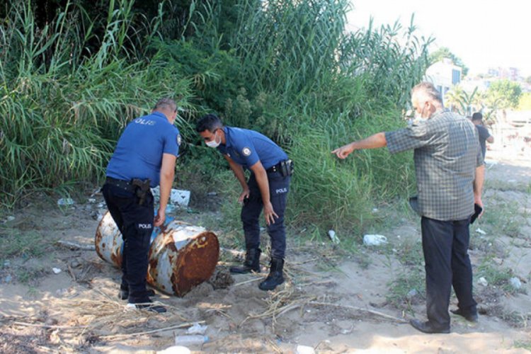 Kıyıya vuran varil tedirginliğe neden oldu