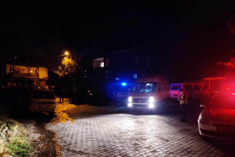 K&uuml;mese attıkları k&ouml;z hayatlarına mal oldu!