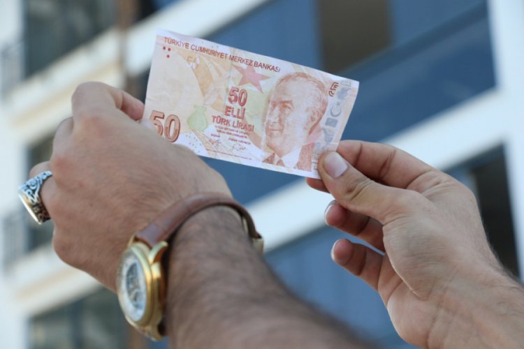Hatalı basılan 50 TL'yi 75 bin TL'ye satışa &ccedil;ıkardı