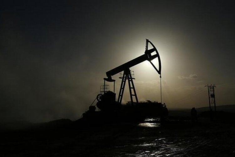 Brent petrol&uuml;n varili 43,69 dolar