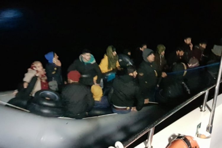 23 d&uuml;zensiz g&ouml;&ccedil;men yakalandı