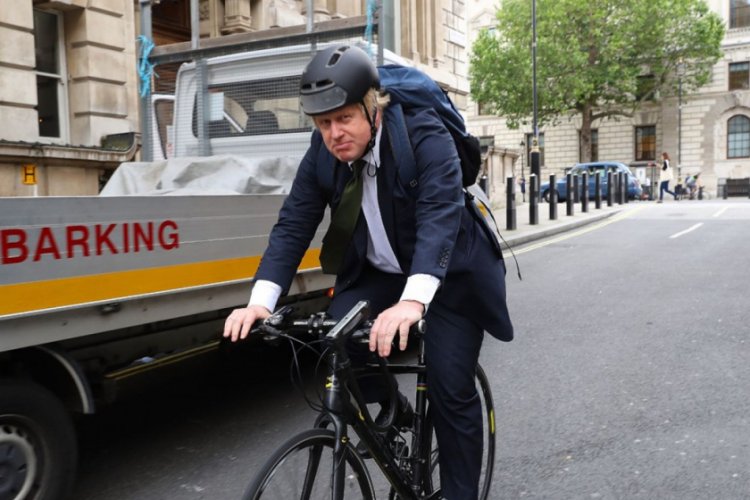 Boris Johnson'dan obeziteyle m&uuml;cadeleye destek