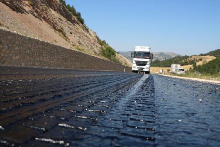 Sıcak hava asfalt eritti