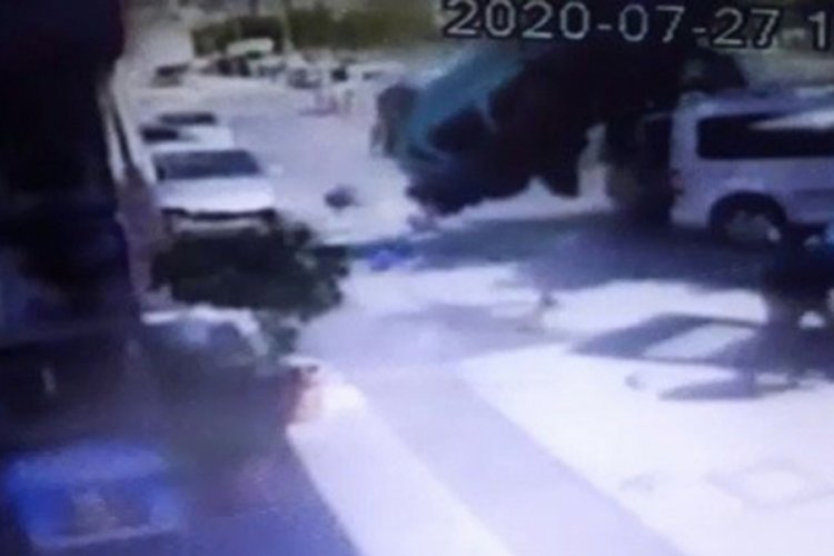 B&uuml;y&uuml;k facia! Takla atan ara&ccedil;, 8 araca &ccedil;arptı