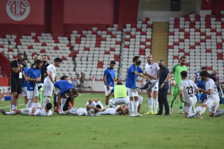 Tuzlaspor, TFF 1'inci Lig'e y&uuml;kselen 3'&uuml;nc&uuml; takım oldu