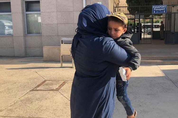 Bakan S&uuml;leyman Soylu devreye girdi! 1 yıl sonra evladına kavuştu