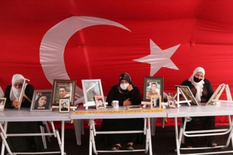 Diyarbakır anneleri Kurban Bayramı'nda da &ccedil;ocuklarının yolunu g&ouml;zl&uuml;yor