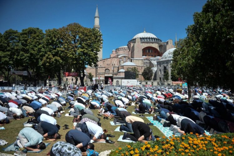Ayasofya Camii'nde ikinci cumaya yoğun ilgi