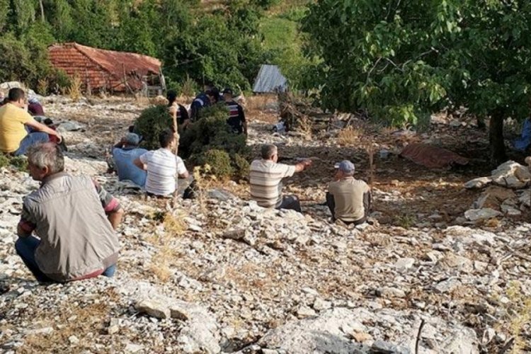 19 yaşındaki gen&ccedil; ağacın altında feci halde bulundu