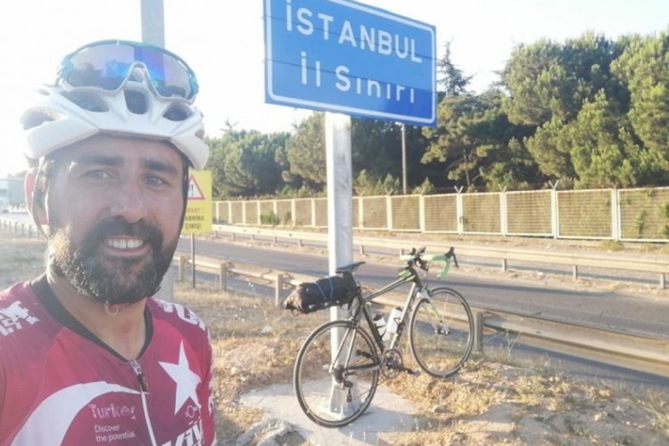 Bursalı bisiklet tutkunu 5 g&uuml;nde Marmara Denizi'nin etrafını dolaştı