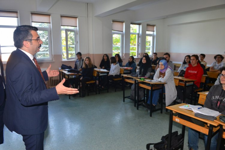 Bursa Yıldırım Belediyesi YKS tercihinde gen&ccedil;lerin yanında