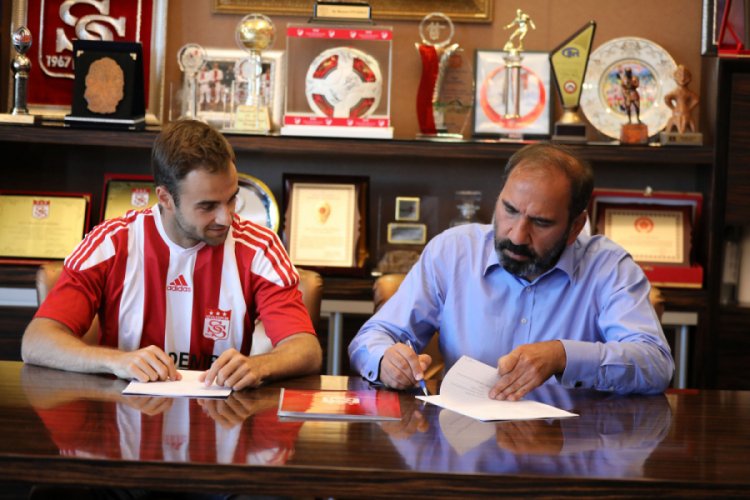 Sivasspor, Jorge Felix ile 2 yıllık s&ouml;zleşme imzaladı