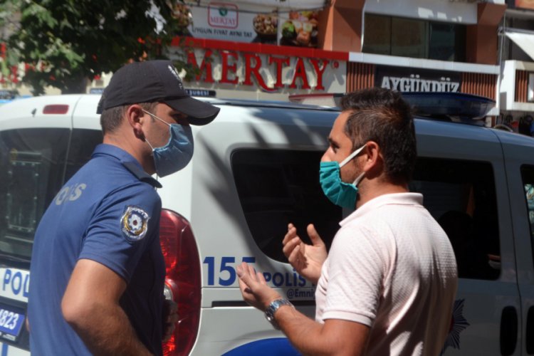Bolu'da maske takmayanlara ceza kesildi