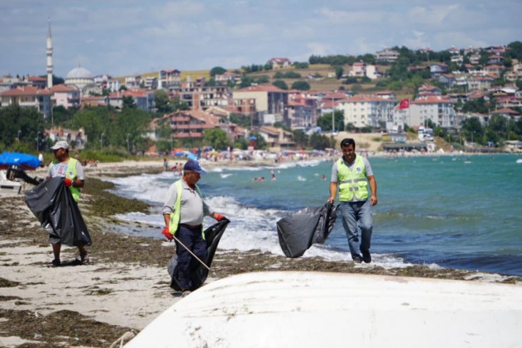 Tatil beldesinde 500 ton &ccedil;&ouml;p toplandı