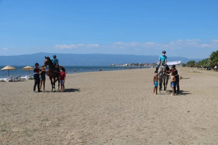 Bursa'nın sahilleri ve piknik alanlarında atlı jandarmalar g&ouml;reve başladı