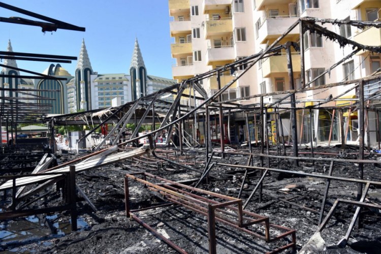 İş yeri yangında k&uuml;l oldu, 3 milyon TL zarar oluştu