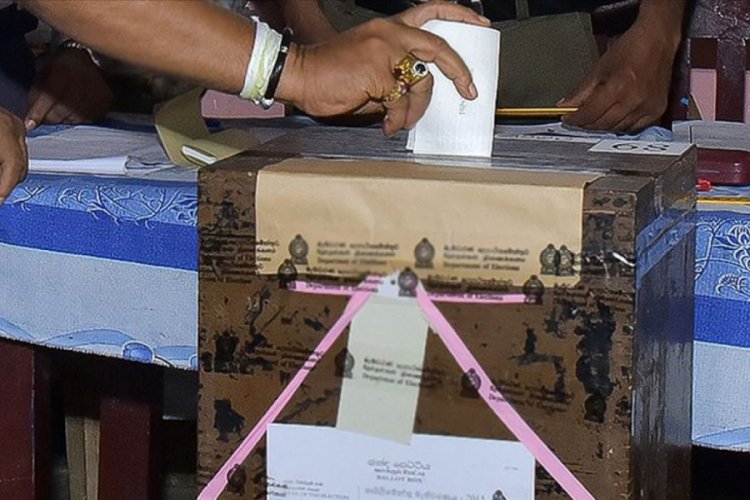 Sri Lanka'da iki kez ertelenen genel se&ccedil;im d&uuml;zenleniyor