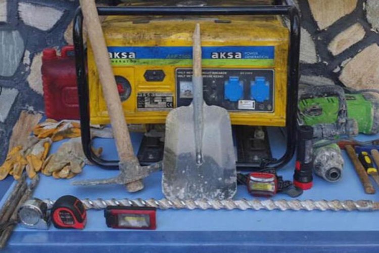 7 kişi, ka&ccedil;ak kazıda su&ccedil;&uuml;st&uuml; yakalandı