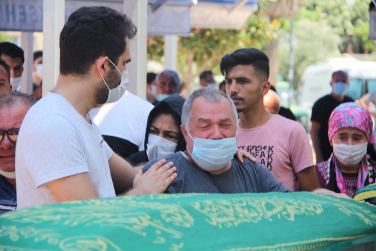 Ankara'da kazada hayatını kaybeden Tekoğlu ailesi, Hatay'da toprağa verildi