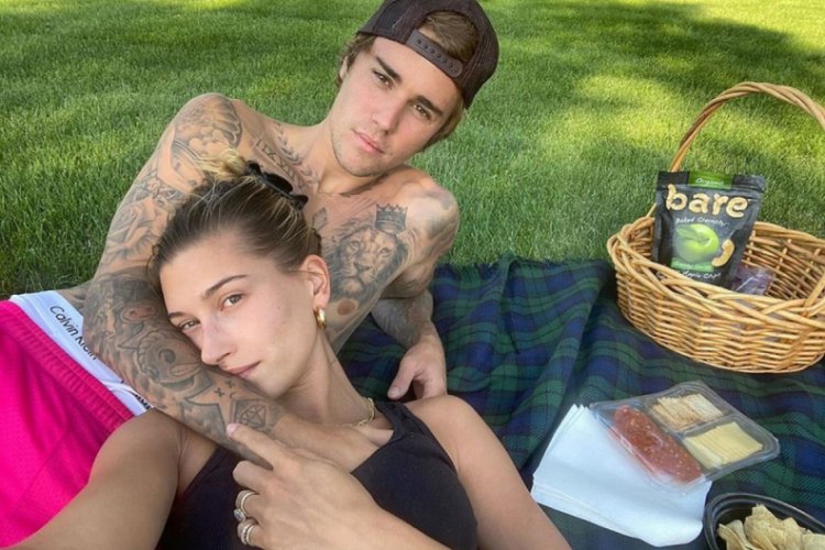 Justin Bieber ve eşi Hailey Baldwin Bieber birlikte vaftiz oldu