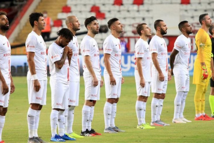 Antalyaspor'da 5 futbolcuyla yollar ayrıldı