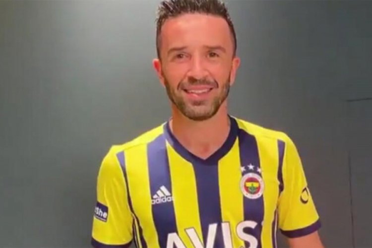 G&ouml;khan G&ouml;n&uuml;l Fenerbah&ccedil;e'de