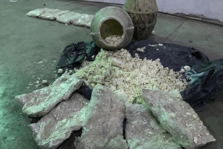 Otlu peynir arasında eroin sevkıyatı