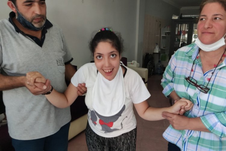 Bursalı Berna ameliyat olabilirse y&uuml;r&uuml;yebilecek