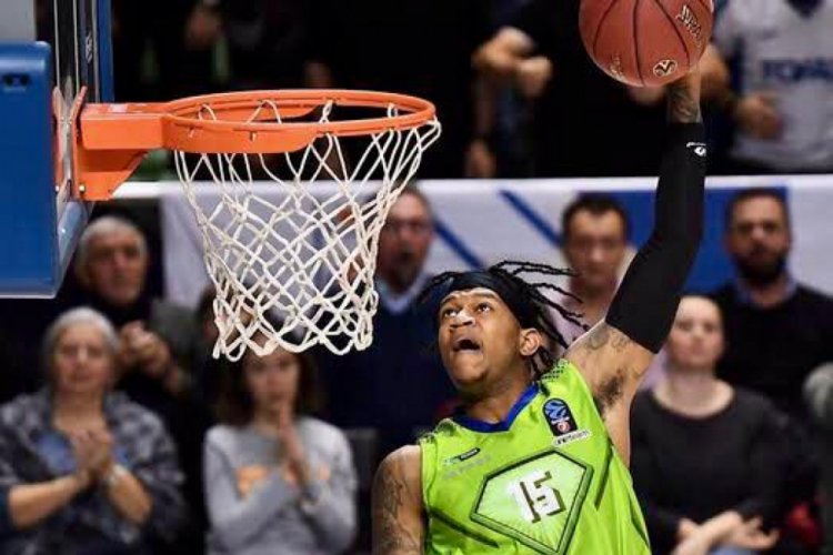 Eski Tofaşlı Brown, Avrupa'da Frutti Extra Bursaspor'a rakip oldu