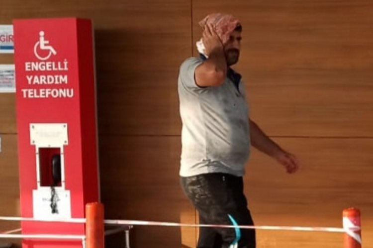 Bursa'da arkadaşının elinden d&uuml;şen k&uuml;rek başına isabet etti