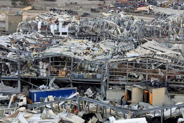 Hollandalı B&uuml;y&uuml;kel&ccedil;i'nin Beyrut'taki patlamada yaralanan eşi hayatını kaybetti
