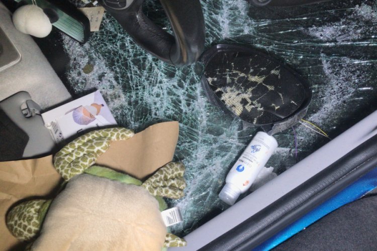 Bursa'da ellerini dezenfekte ederken, takla atıp s&uuml;r&uuml;klendi