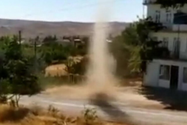 Elazığ'da meydana gelen hortum kamerada