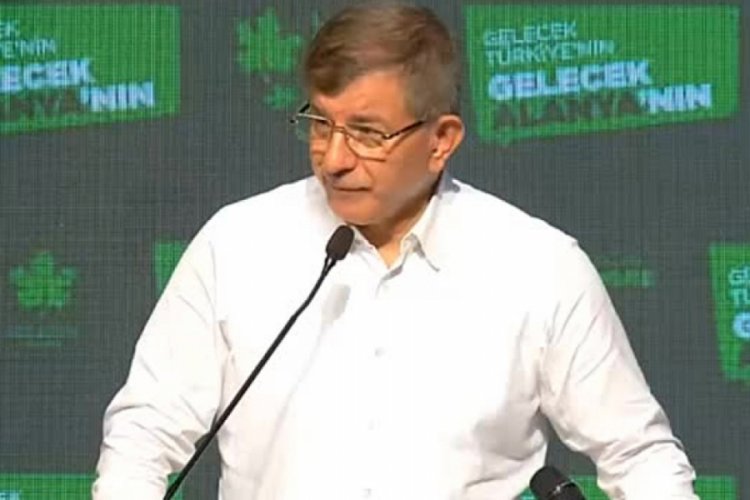 Davutoğlu'ndan Albayrak'a: Ekonomide yangın var, &ccedil;ıkın konuşun!