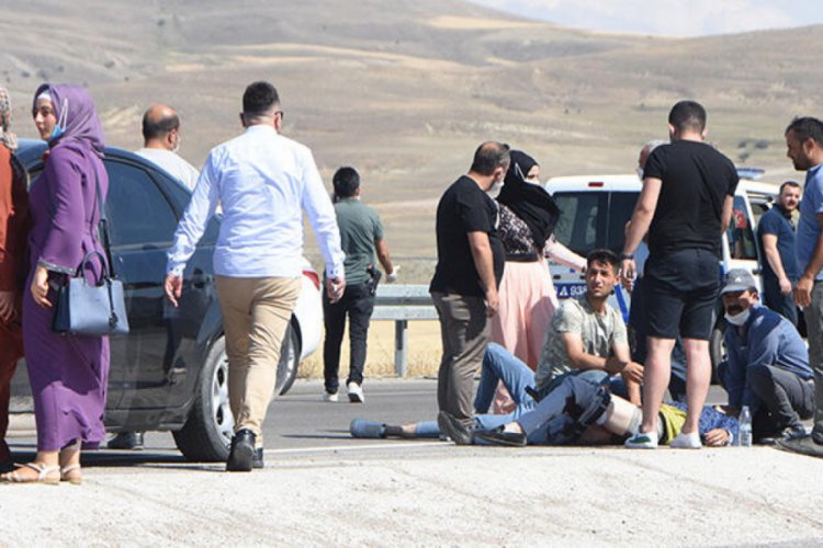 Polis memuru, tartıştığı uzman &ccedil;avuş ve kardeşini vurdu