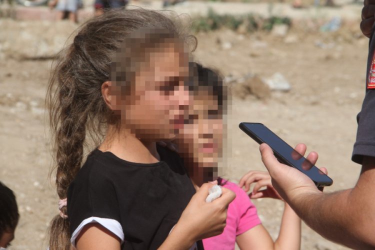K&uuml;&ccedil;&uuml;k kız annesinin intihar teşebb&uuml;s&uuml;n&uuml; g&ouml;zyaşları i&ccedil;erisinde izledi