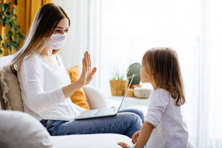 "Aile i&ccedil;inde sosyal mesafeye dikkat etmemiz lazım"