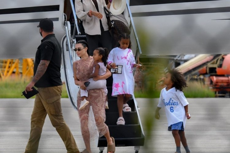 Kim Kardashian ile Kanye West tatilden d&ouml;nd&uuml;