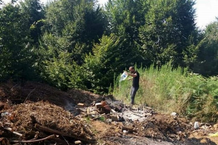 Ormanlık alana d&ouml;k&uuml;len fındık atıkları faciaya yol a&ccedil;ıyordu