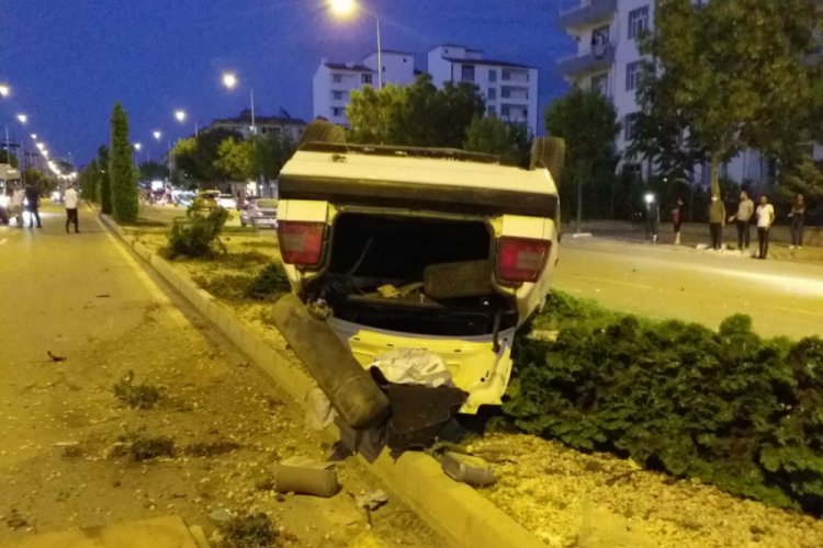 Elazığ'da otomobil takla attı!