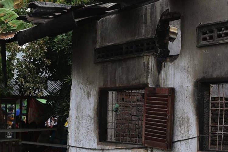 Endonezya'da yangın 382 aileyi evsiz bıraktı