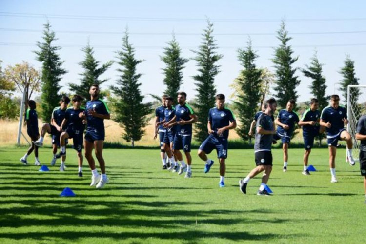 Konyaspor, yeni sezon hazırlıklarını s&uuml;rd&uuml;rd&uuml;