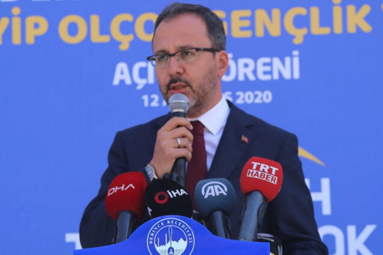 Bakan Kasapoğlu Kocaeli'de Gen&ccedil;lik ve Spor Merkezi a&ccedil;ılışına katıldı