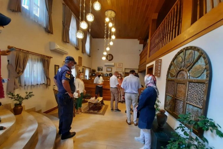 Bursa Mudanya'da tedbirli korona vir&uuml;s denetimi