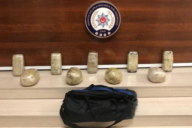 Valizden 6 kilo eroin &ccedil;ıktı