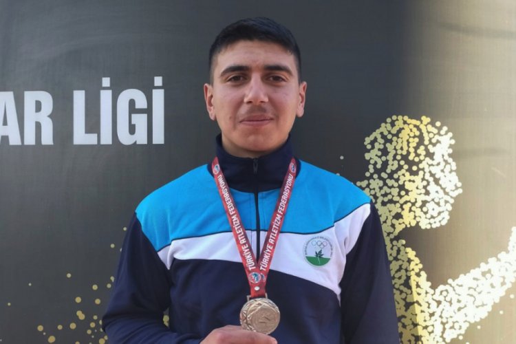 Bursa'da Osmangazili atletler hız kesmiyor