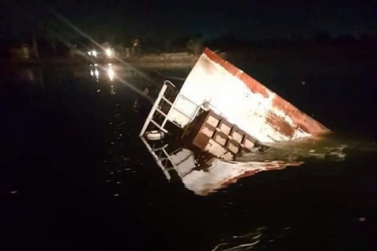Mısır'da feribot battı: En az 3 &ouml;l&uuml;